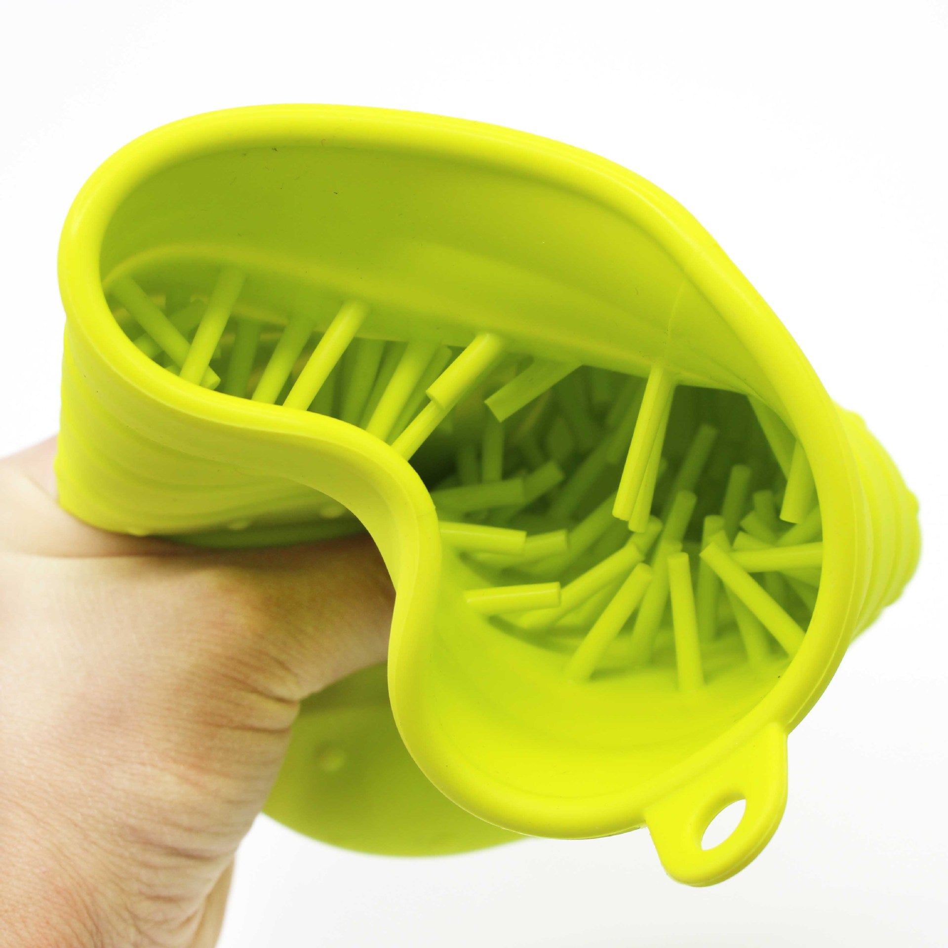 Soft Silicone Pet Paw Cleaner – Gentle Dirt Remover for Dogs & Cats (No Water Needed)