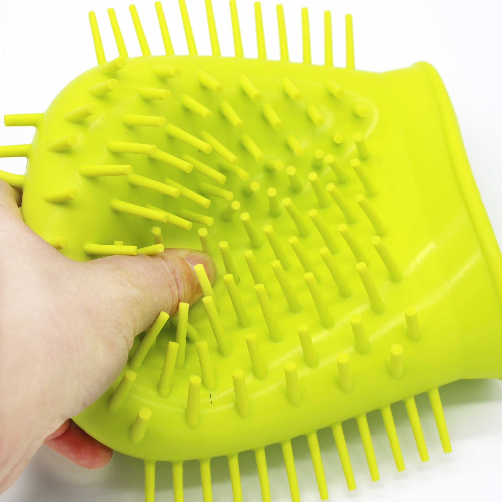 Soft Silicone Pet Paw Cleaner – Gentle Dirt Remover for Dogs & Cats (No Water Needed)